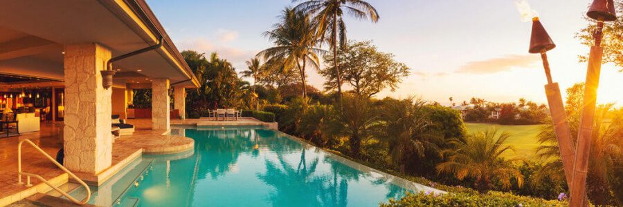 Ambiente corporativo em escritório, associado a negociação e tratativas extrajudiciais